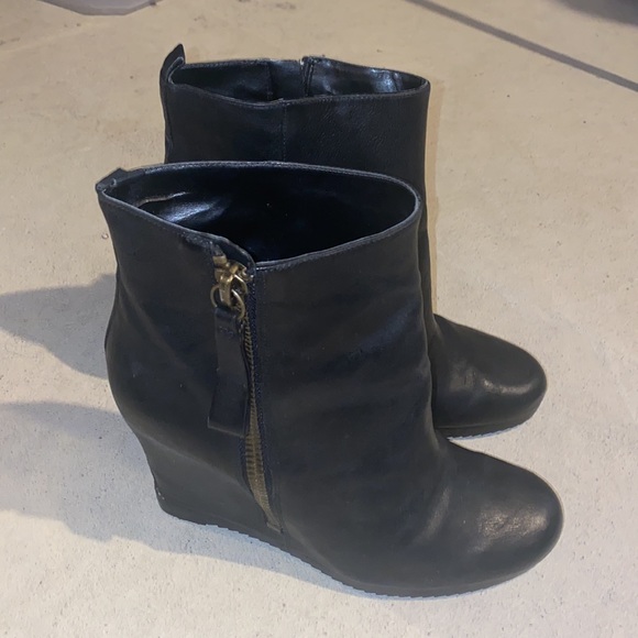 Black Nine West bootie - Picture 4 of 5